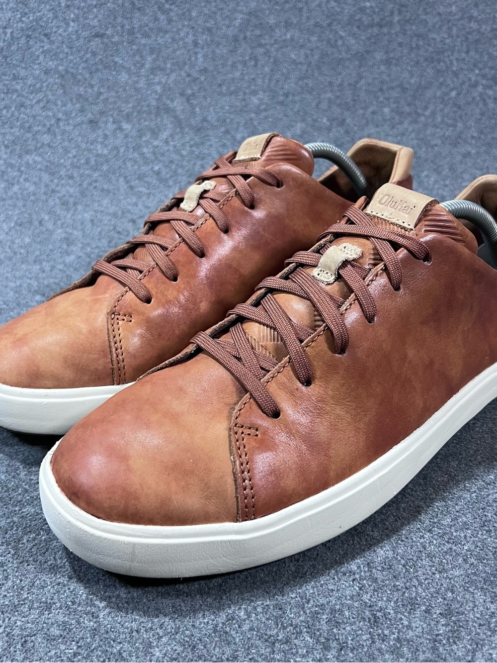 Olukai Men's Lae‘ahi Lī ‘Ili Leather Sneaker Kukui Brown Size 10.5 Beach Casual
